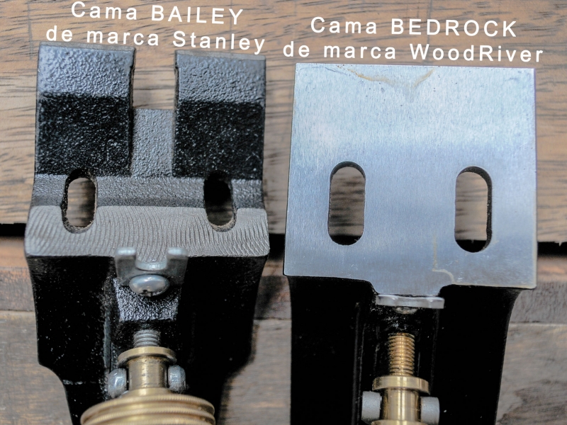 Imagen comparacion de inferior parte de cama de cepillo manual Bedrock Woodriver vs Bailey Stanley